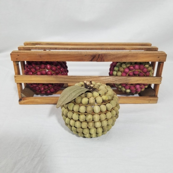 Three wooden apples in wood case (Farmhouse) - Picture 6 of 8